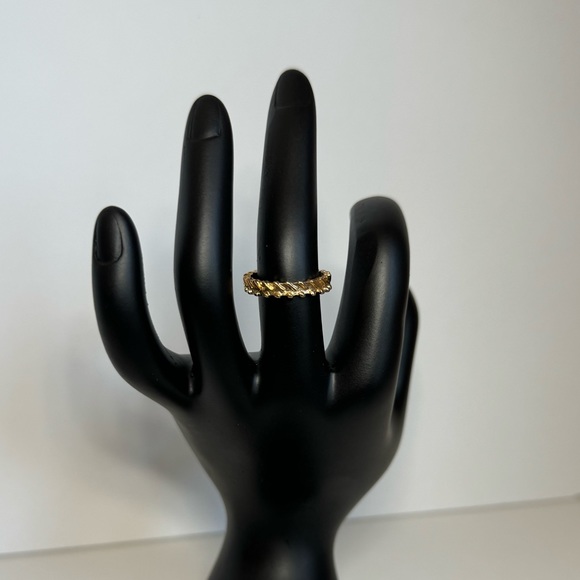 Gold Ring Design - Picture 2 of 5